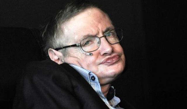 Хокинг: «Бога нет. Людям надо опасаться компьютеров»